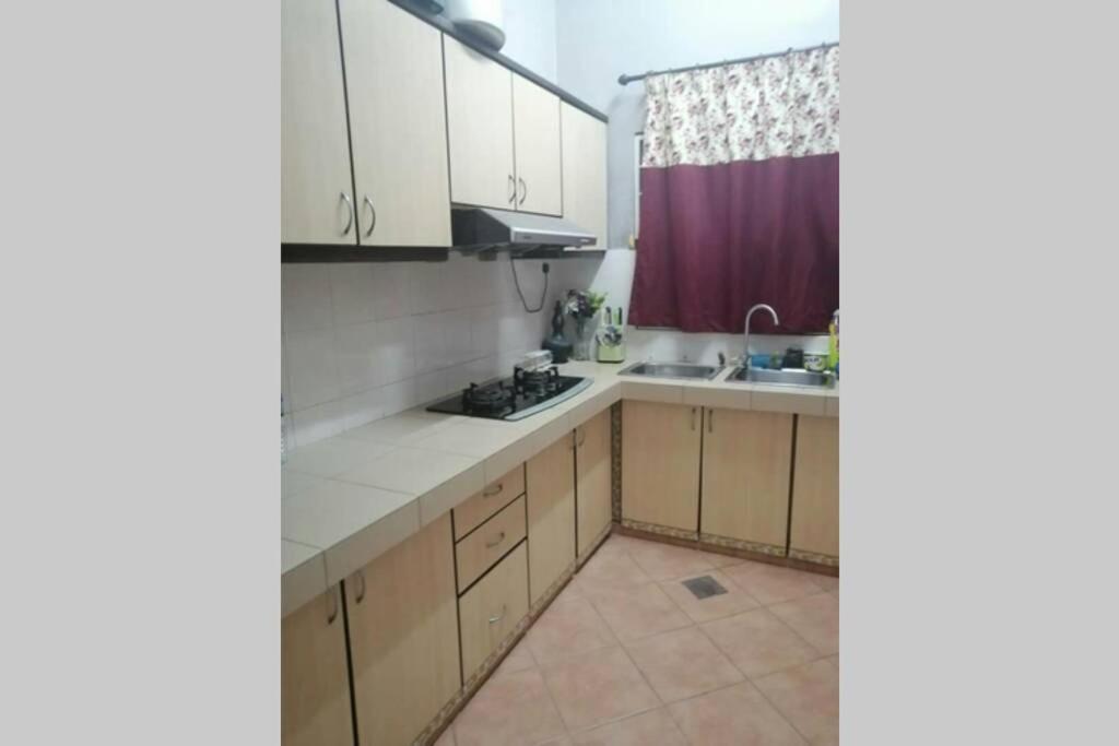 Orked Aeridina Homestay Puchong Exterior foto